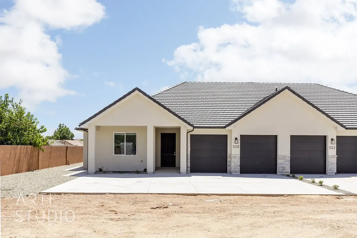 Building Photo - 528 E 900 S