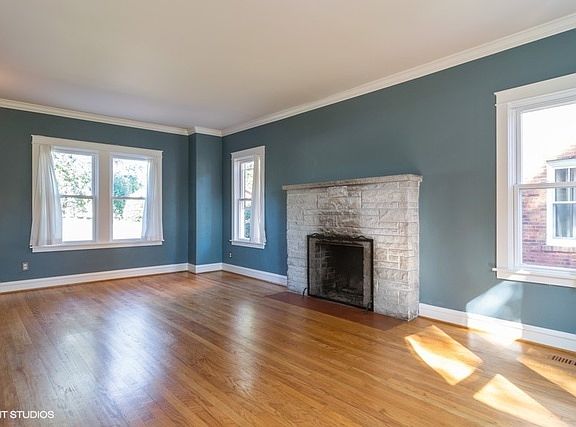 2nd image of 542 S Ardmore Ave