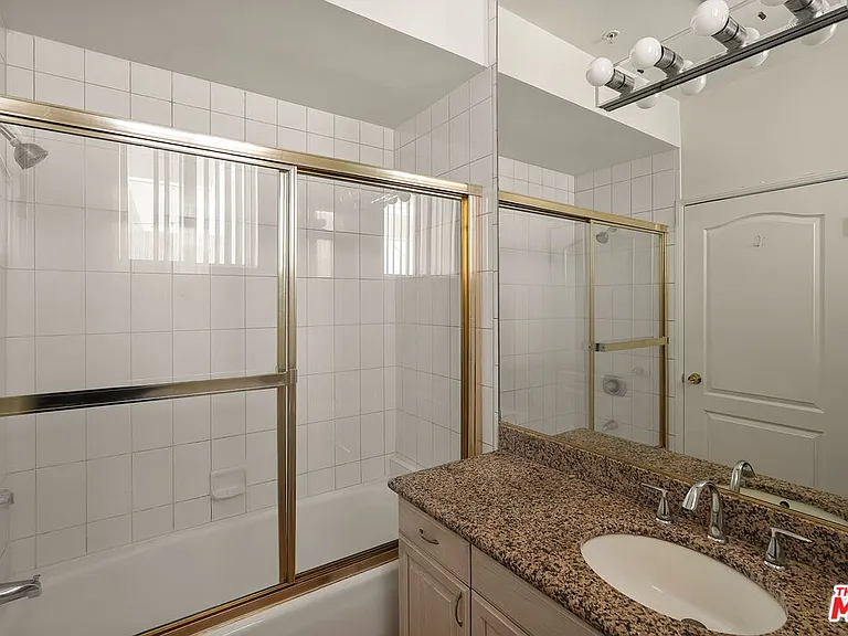 923 Euclid St #302 — Photo 15
