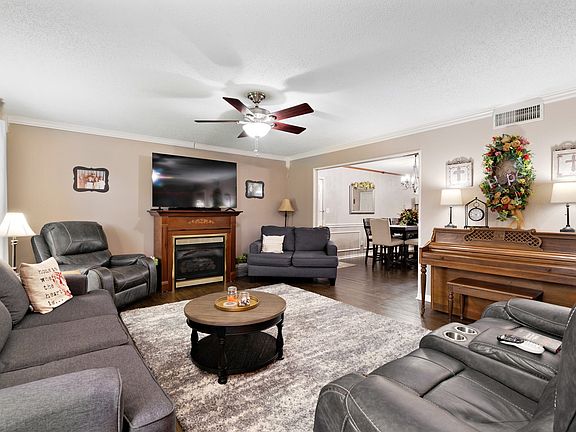 2nd image of 4115 Misty Ln
