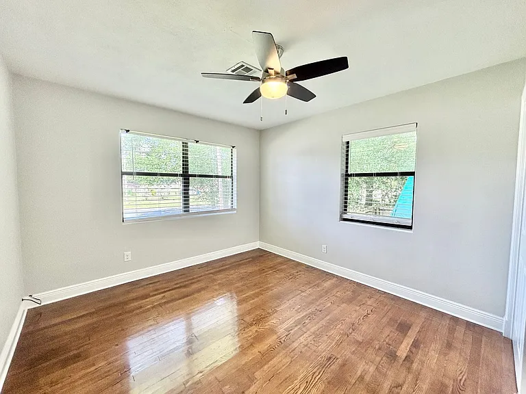 3331 Bayou Blvd — Photo 10