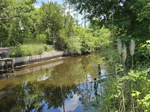 6420 Marvin Ln, Southport, FL 32409