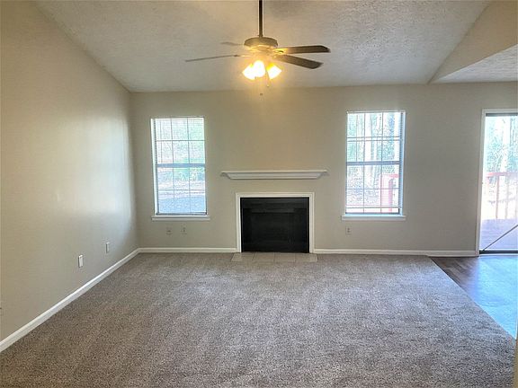 3rd image of 465 Lakeshore Dr