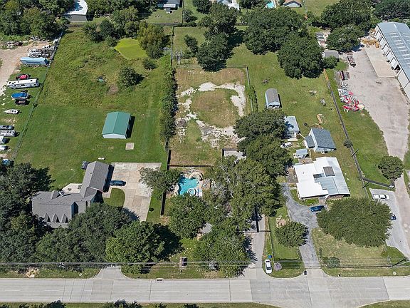 2nd image of 15915 Mueschke Rd