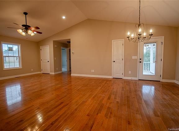 3rd image of 144 Loneheart Ln