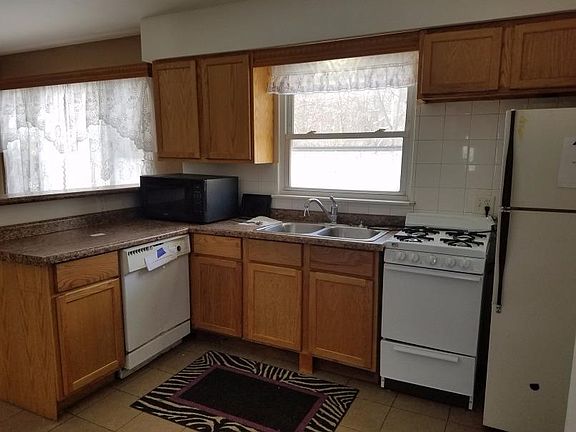 3rd image of 5950 Jefferson St