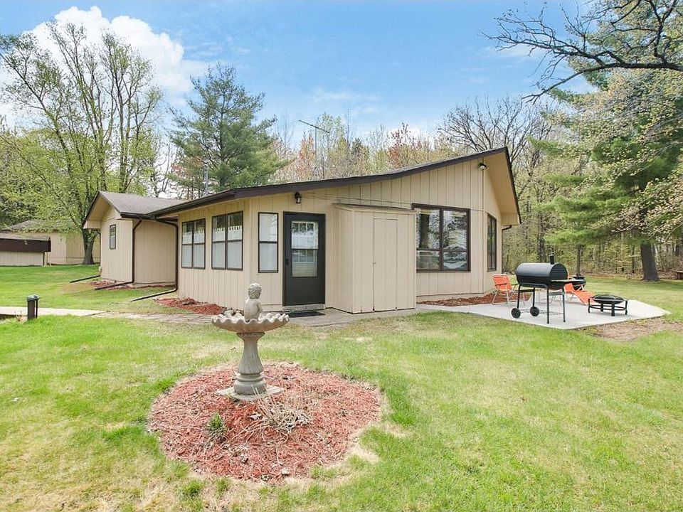 1st image of 28118 Lakewood Dr NW