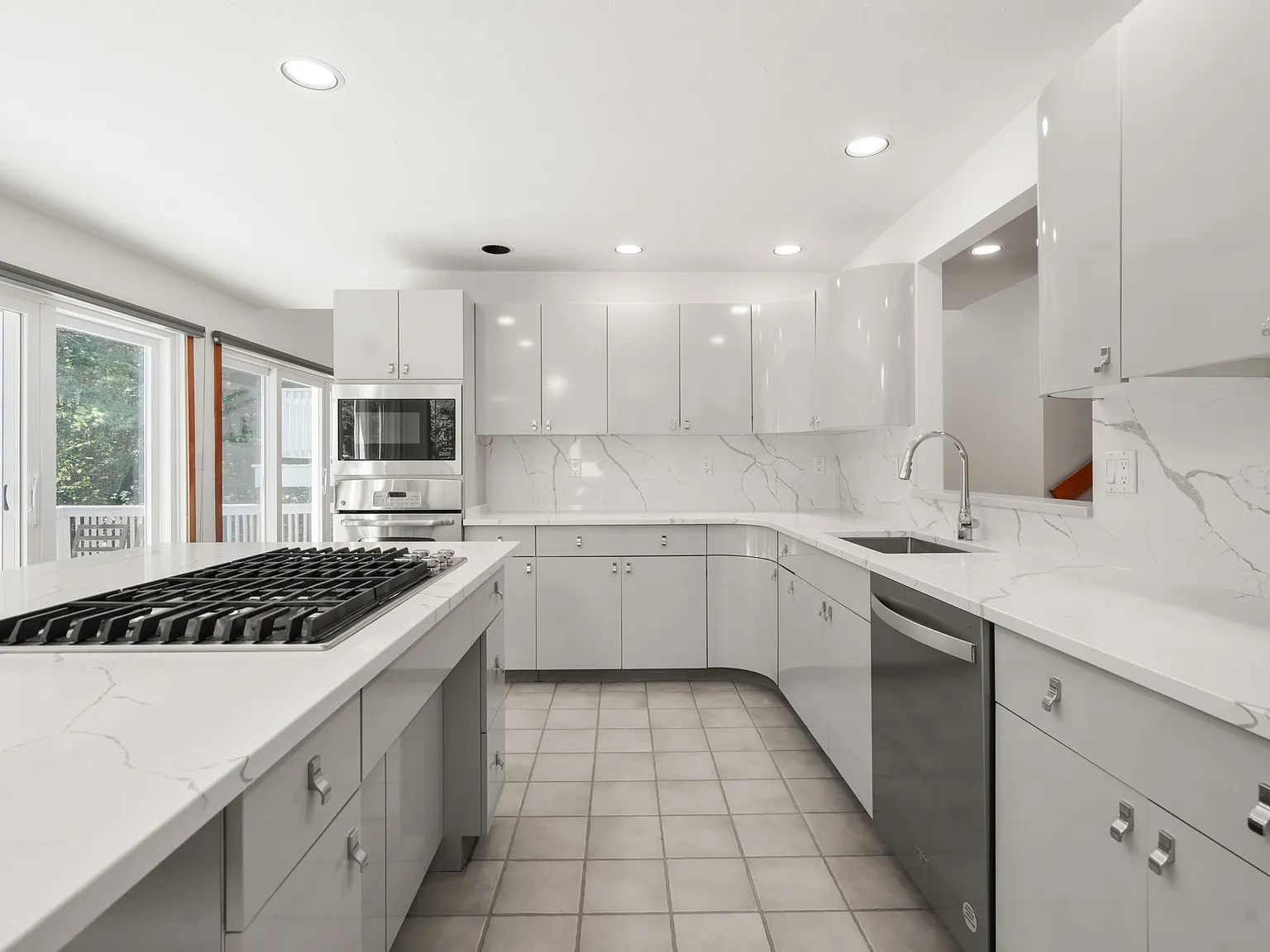 4 bed, 3.5 bath, 3479 sqft, $6,000 — Photo 4