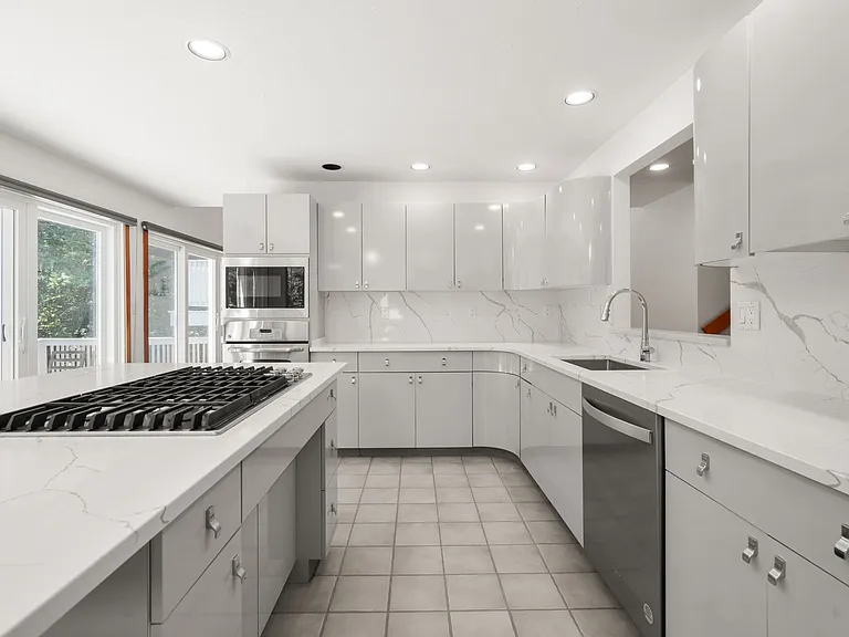 7 Larch Rd — Photo 4