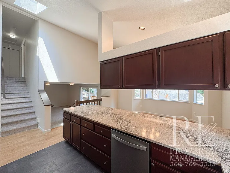 4618 NW Bernard St — Photo 9