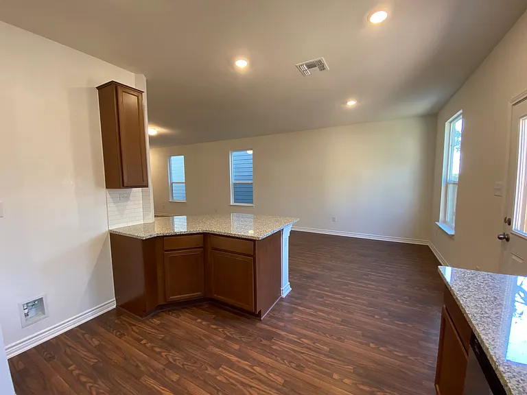 10643 W Military Dr #7 — Photo 7