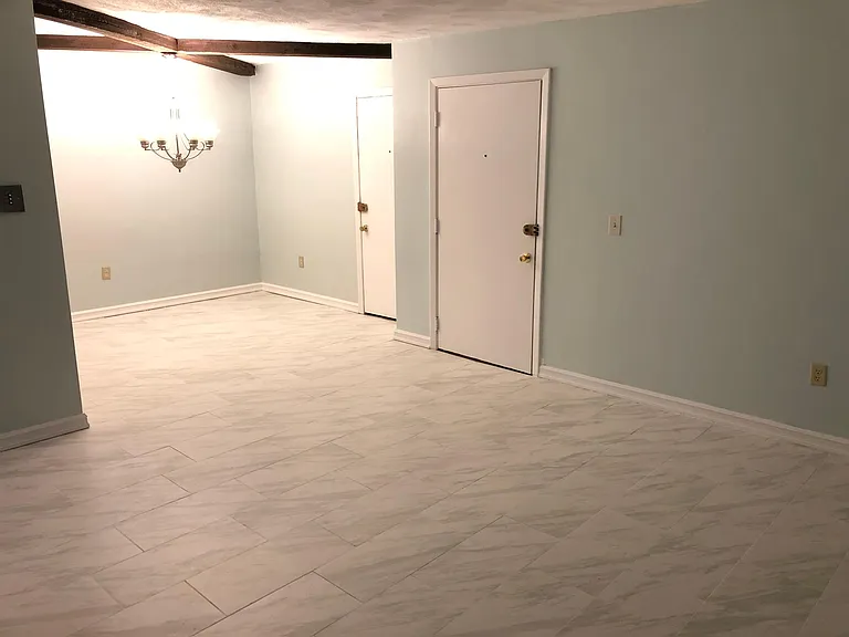 107 Oak Ln #9 — Photo 9