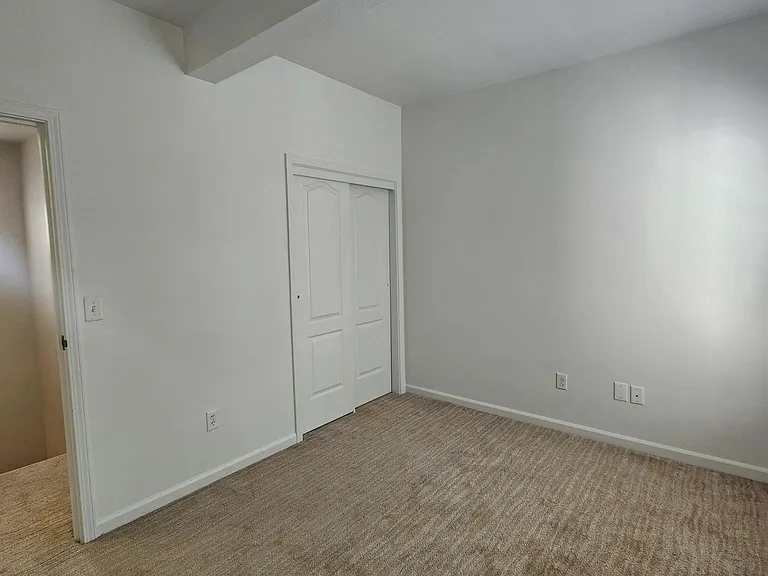 1033 S St #3 — Photo 17