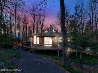 360 Fawn Rd, Pocono Lake, PA 18347