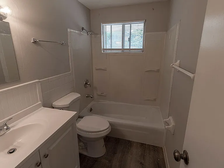 1309 N Golf Blvd #B — Photo 16