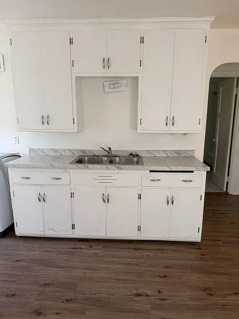 2 bed, 1.0 bath, $1,100 — Photo 3
