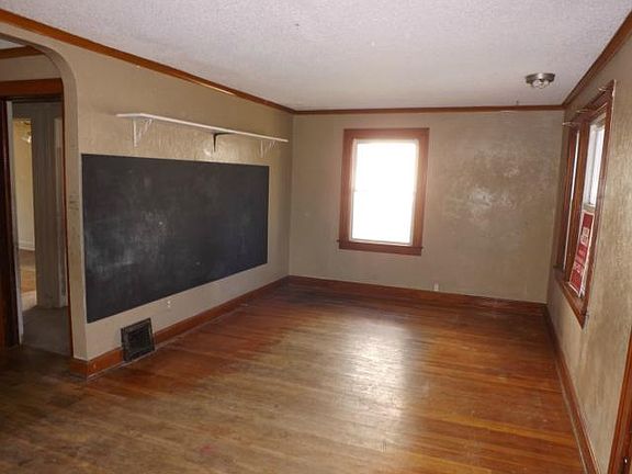 5th image of 1852 N 32nd St