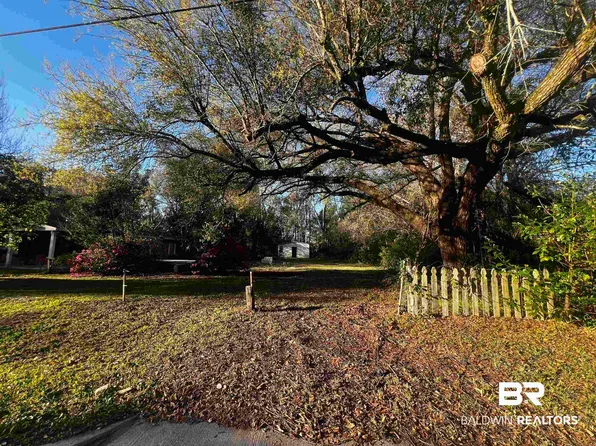 1604 Robert E Lee St, Mobile, AL 36605