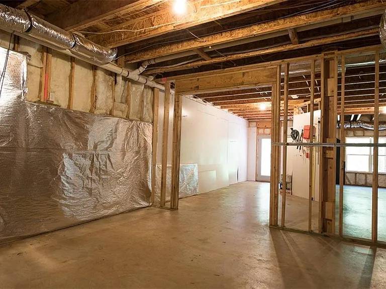 4330 Granby Cir — Photo 19