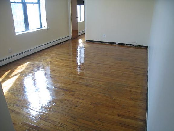 5th image of 2334 28th Ave #4E