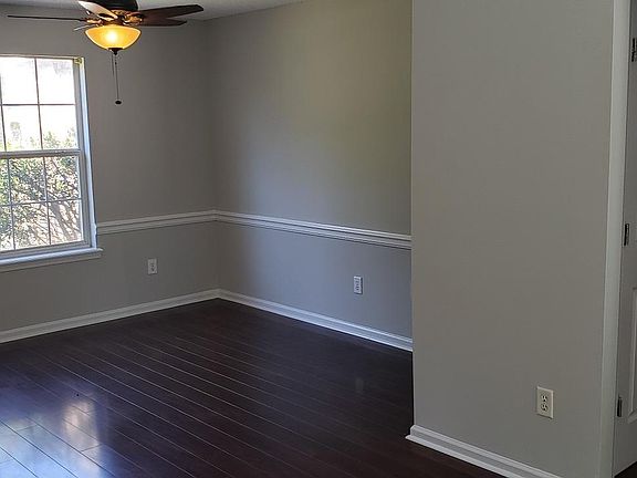 5th image of 304 Northfield Dr