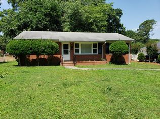4521 Crestmont Dr, Charlotte, NC 28205