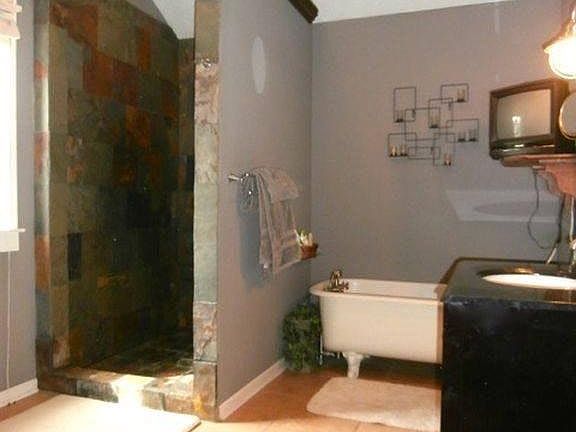 4th image of 116 Vanda Ave
