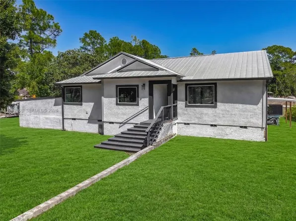 310 14th St SE, Naples, FL 34117