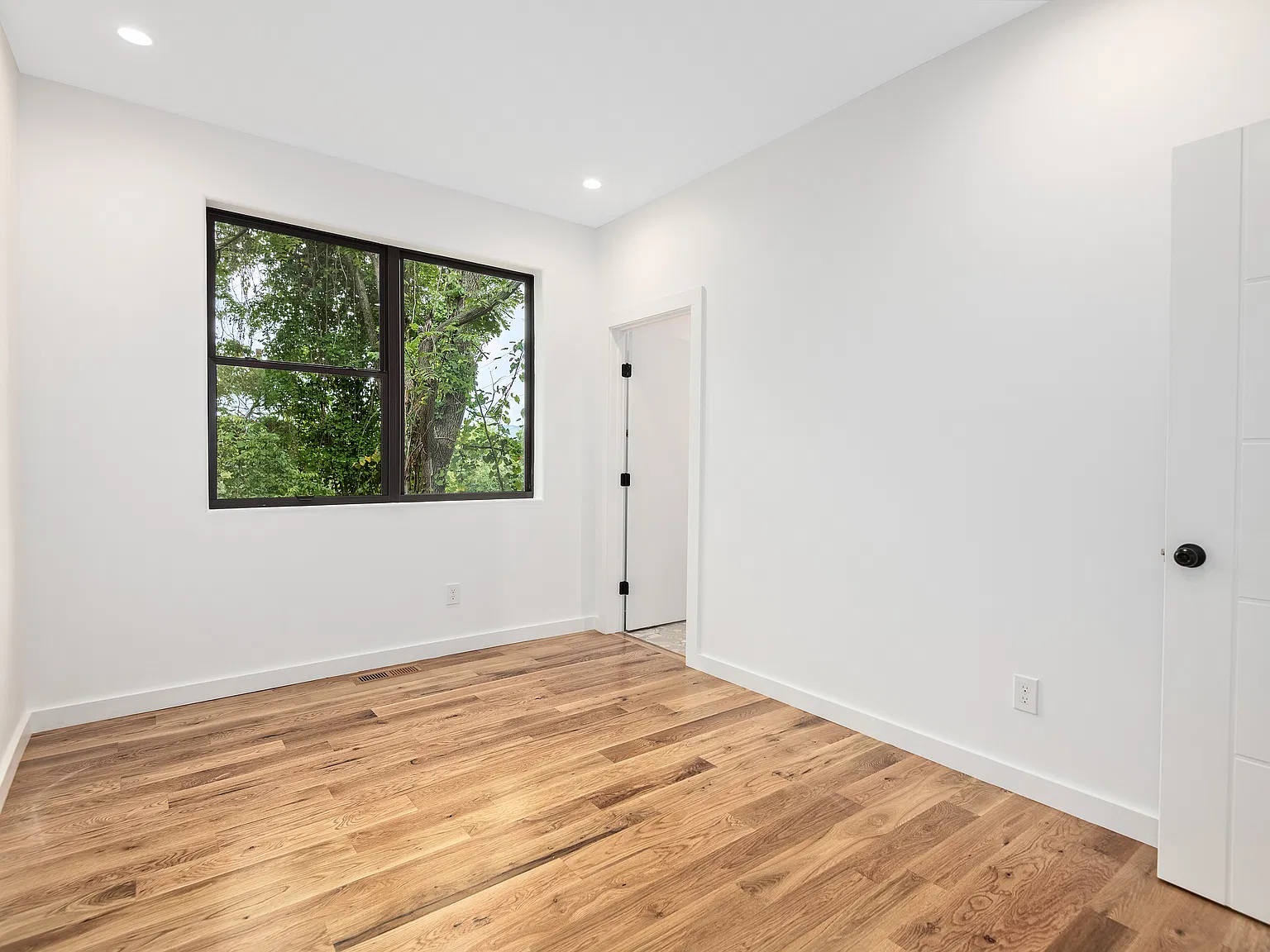 2 bed, 2.5 bath, 1256 sqft, $3,000 — Photo 4