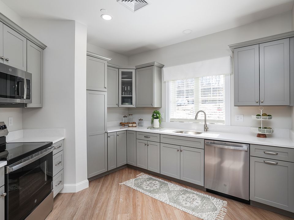 1st image of 74 Rockingham Rd #111