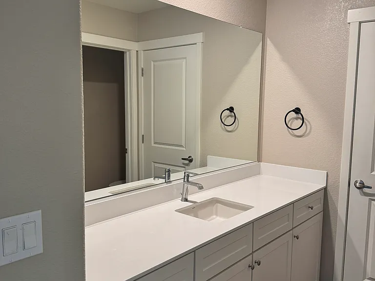 4103 Liverpool St — Photo 33