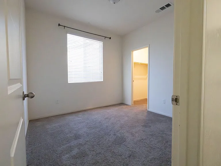 1604 Sidonia St — Photo 11
