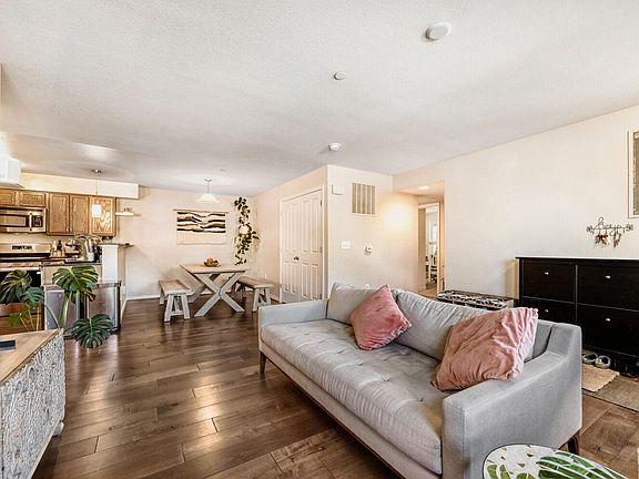 4th image of 4125 47th St #C