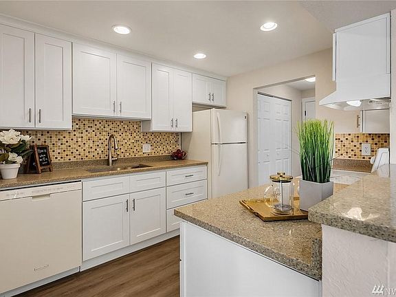 4th image of 9494 Redmond Woodinville Rd NE APT B304