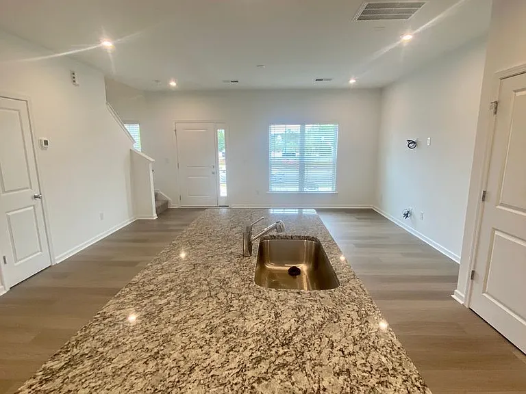 10108 Guardian Dr — Photo 5