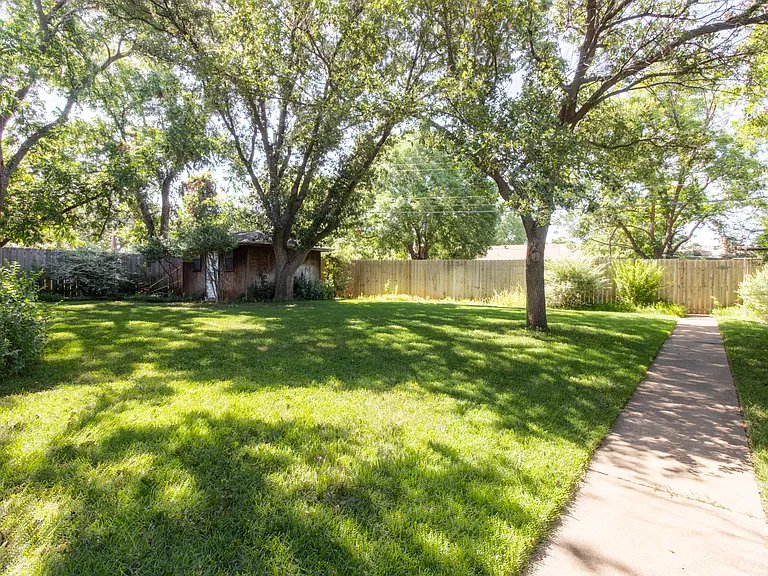 1535 Primrose Dr — Photo 36