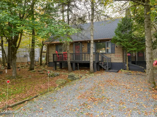 9066 Idlewild Dr, Tobyhanna, PA 18466