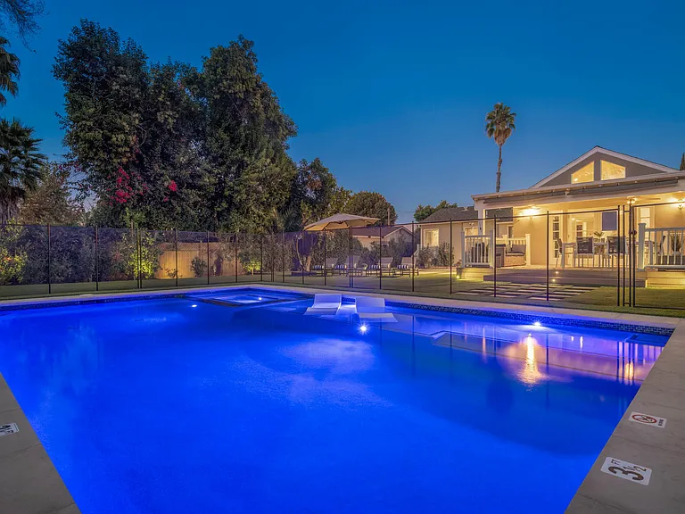 5659 Corbin Ave — Photo 49