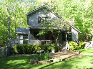 29 Spring Ln, Fairview, NC 28730