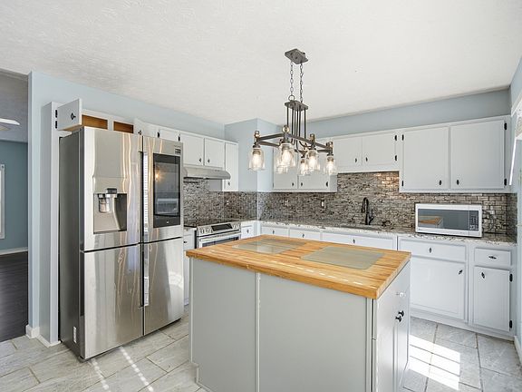 3rd image of 3611 Lee Ann Dr