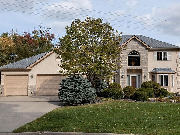 3rd image of 14901 Summit Oaks Dr