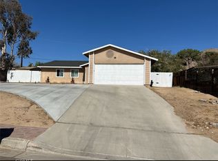 23932 Tahquitz Rd, Apple Valley, CA 92307