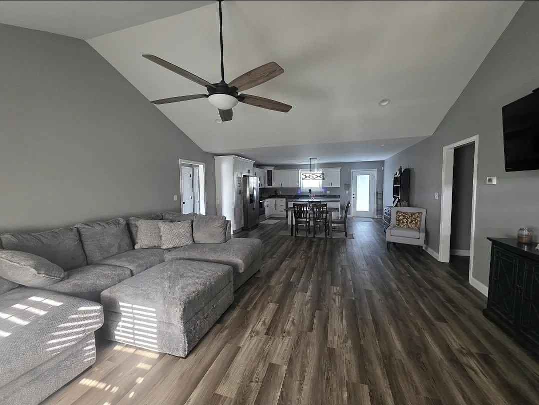 3 bed, 1737 sqft, $2,100 — Photo 3