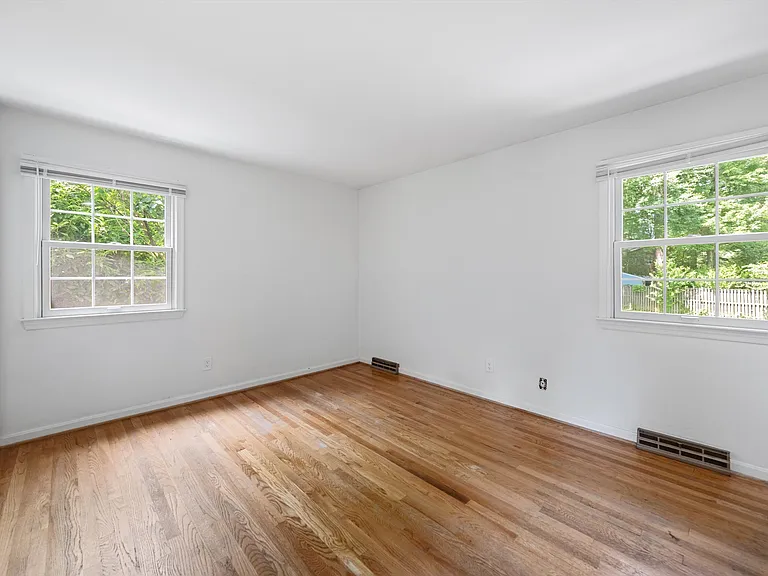 905 Carole Ct SE — Photo 12