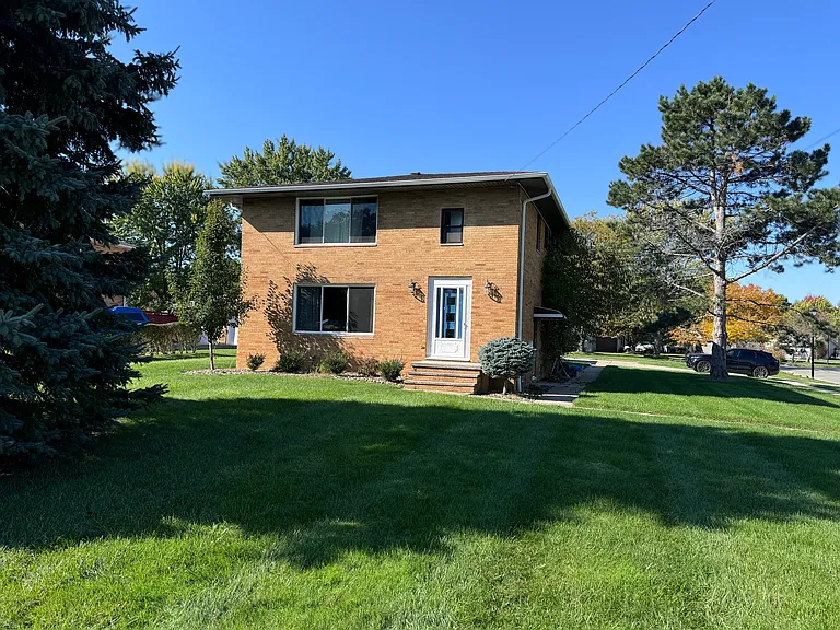 16936 Park Lane Dr — Photo 1