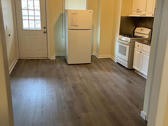 3rd image of 375 Elm St APT 3L