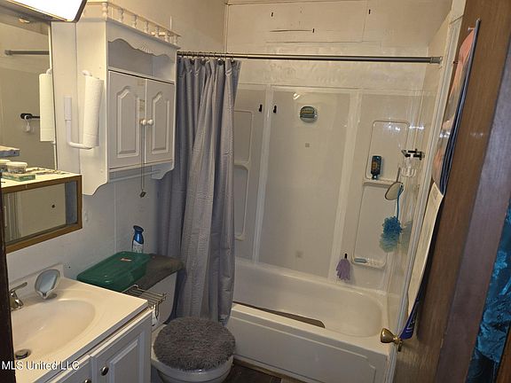 5th image of 315 Boling St