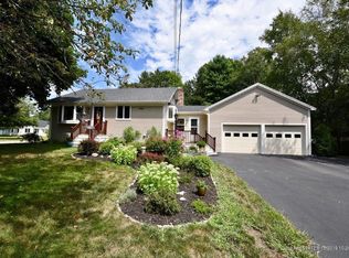 73 Fletcher St, Kennebunk, ME 04043
