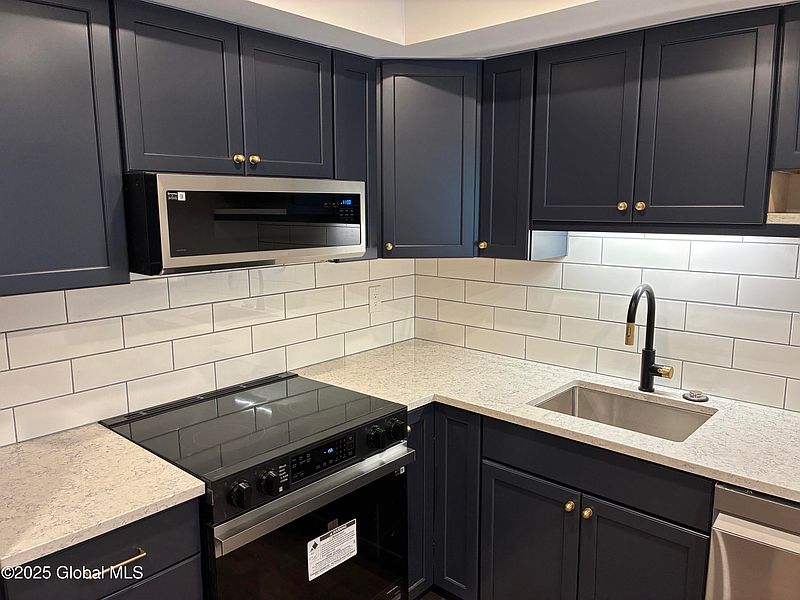 3rd image of 523 Townwood Drive