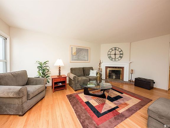 5th image of 525 Green Ave
